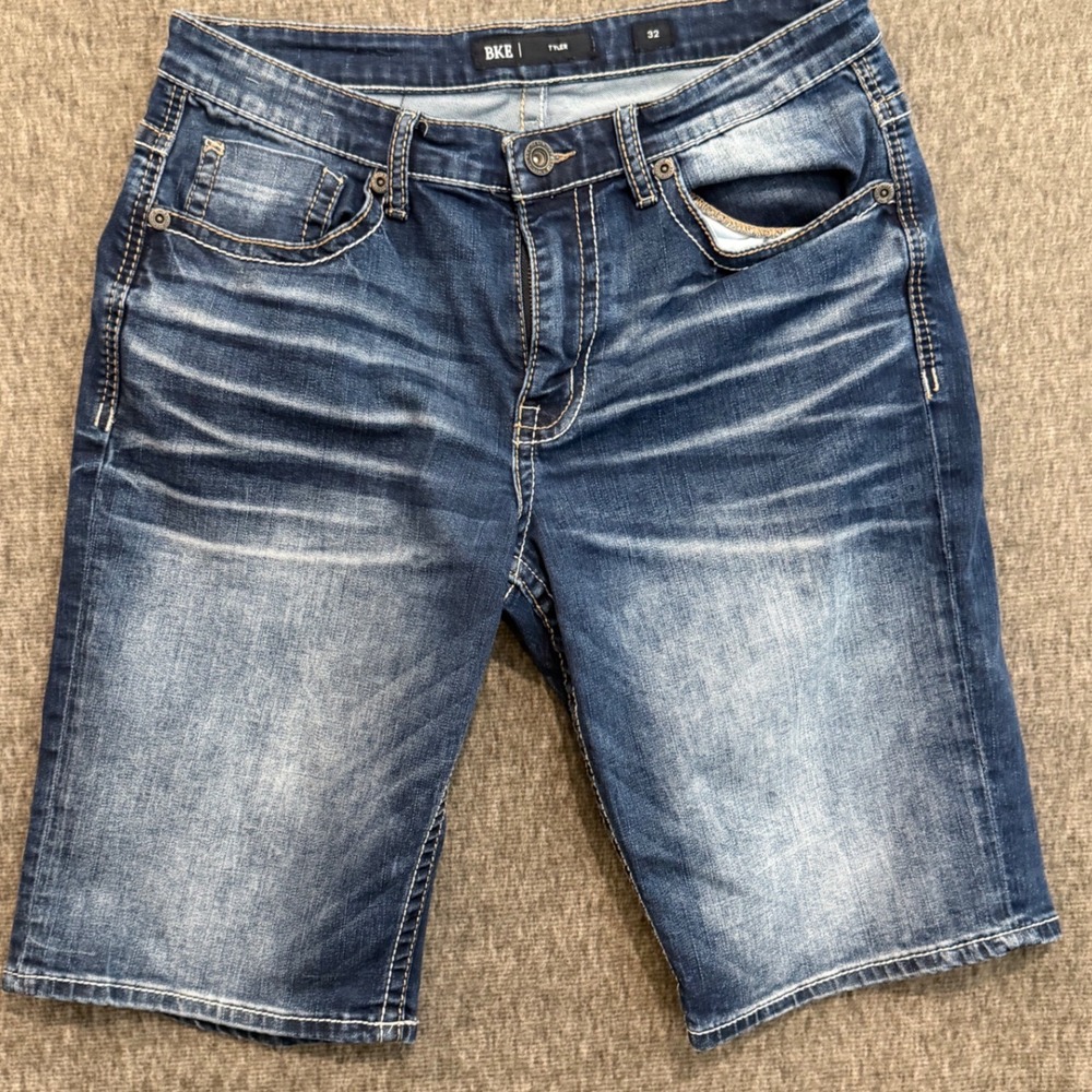 BKE Tyler Mens Denim Shorts Size 32 Dark Wash Thick Stitch Distressed Blue